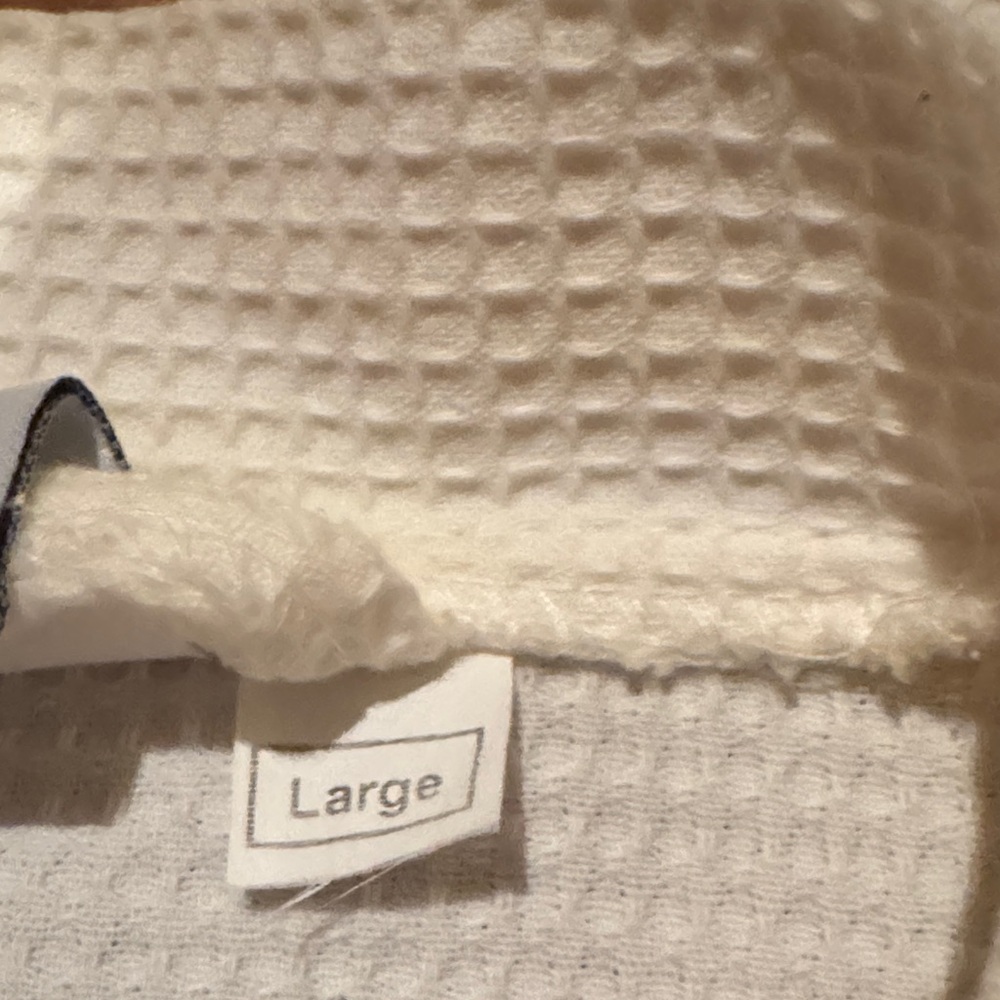 White Waffle Knit Robe - Picture 4 of 5